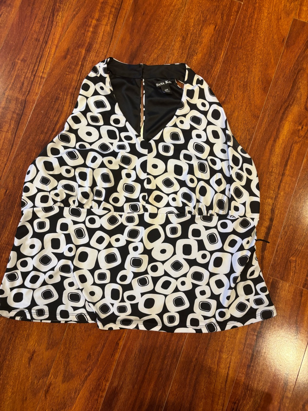Dana Kay Black & White Geometric Blouse